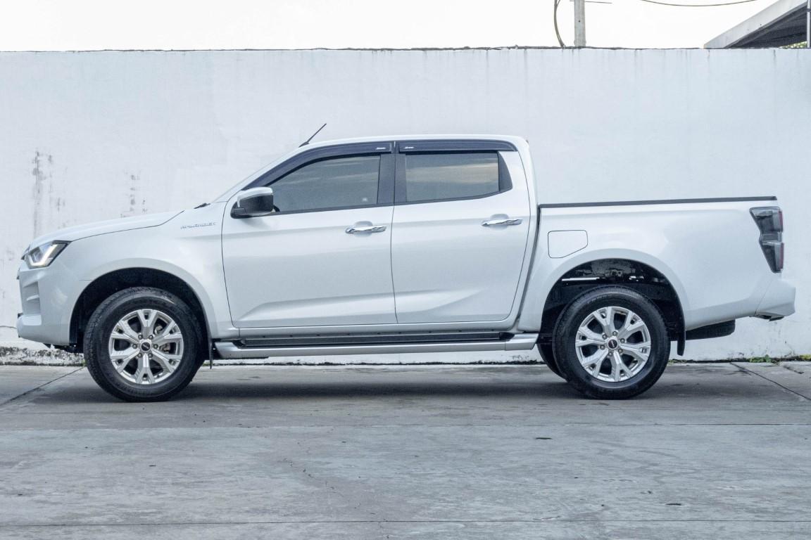 Isuzu Dmax Cab4 Hilander 1.9 Z M/T 2022 *RK2022*